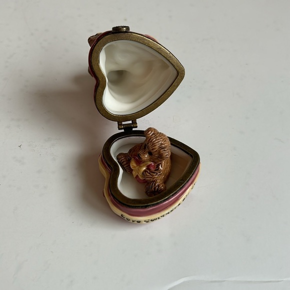 Boyd’s Bears Bearware hinged heart trinket box trinket Love Conquers All Things - Picture 9 of 14